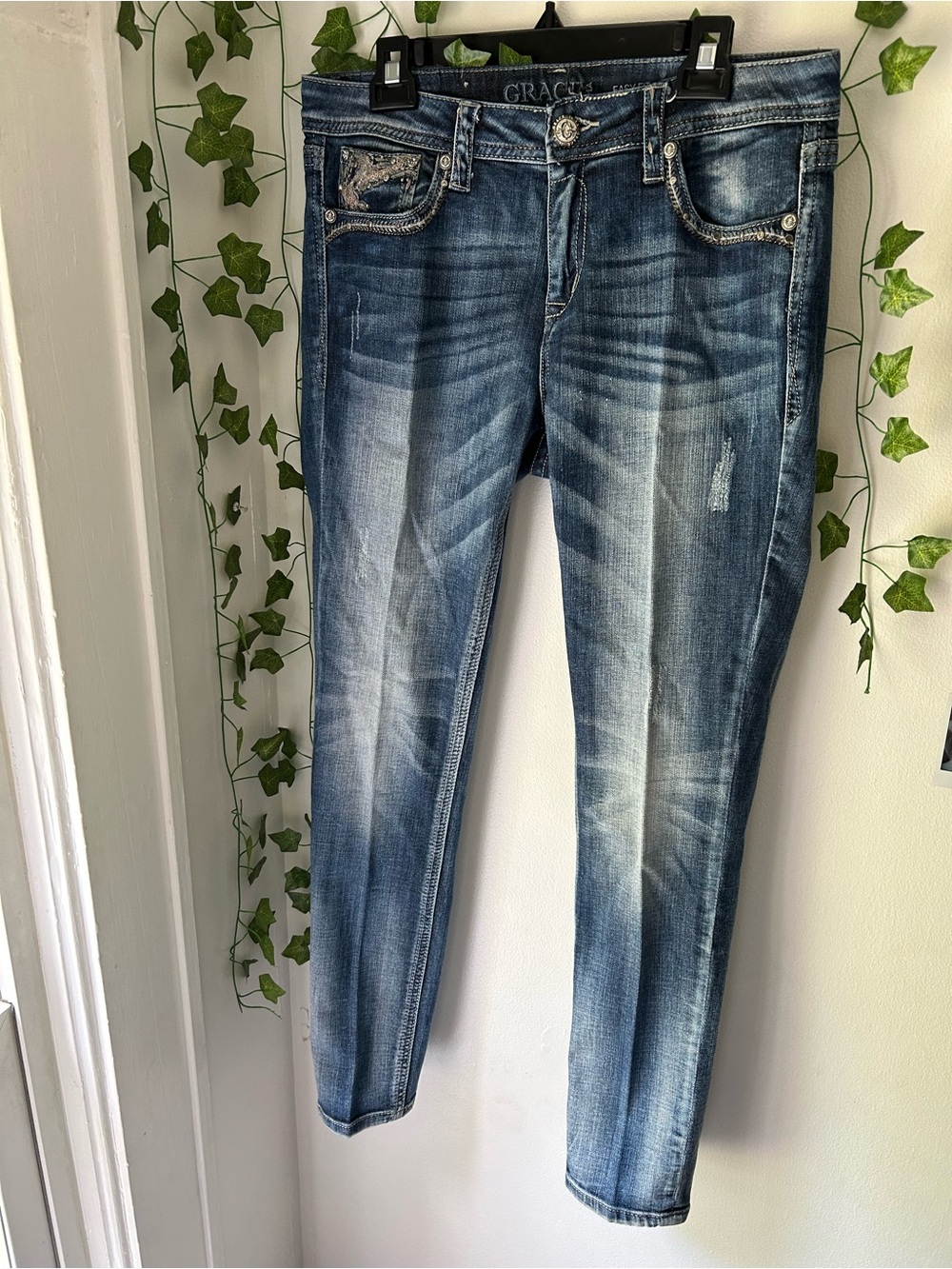 Grace Skinny Jeans in Faded Blue Wash